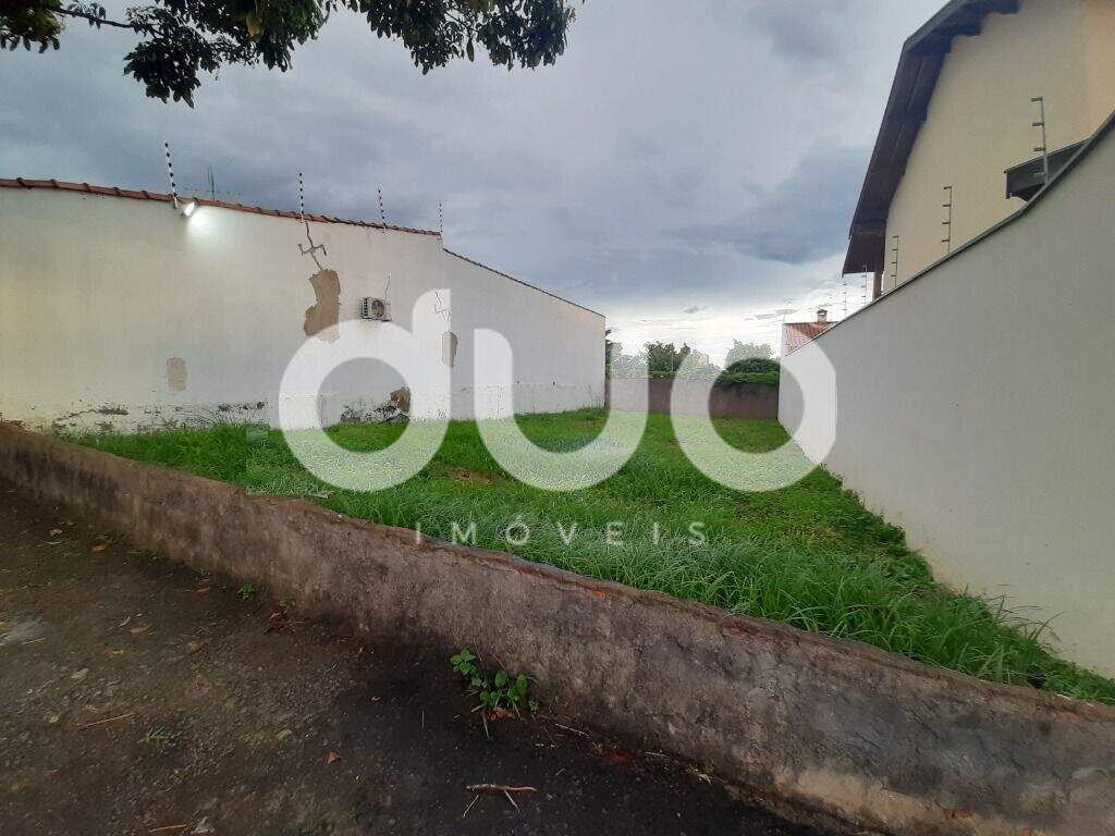 Terreno à venda no Nova América: 