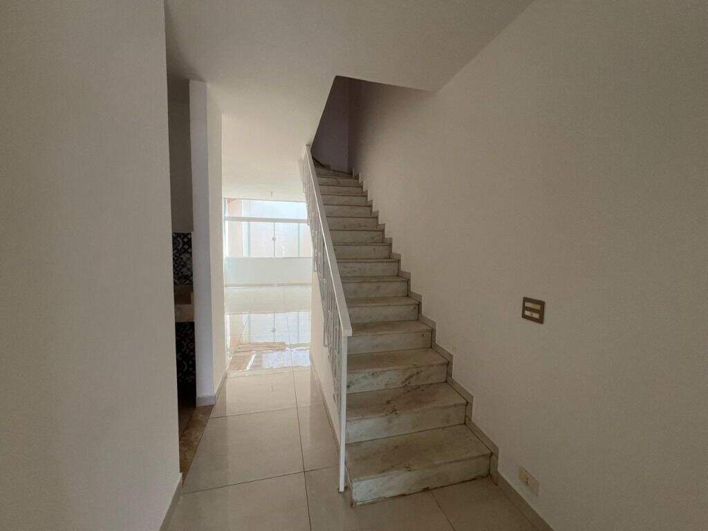 Casa para aluguel no Alto: 