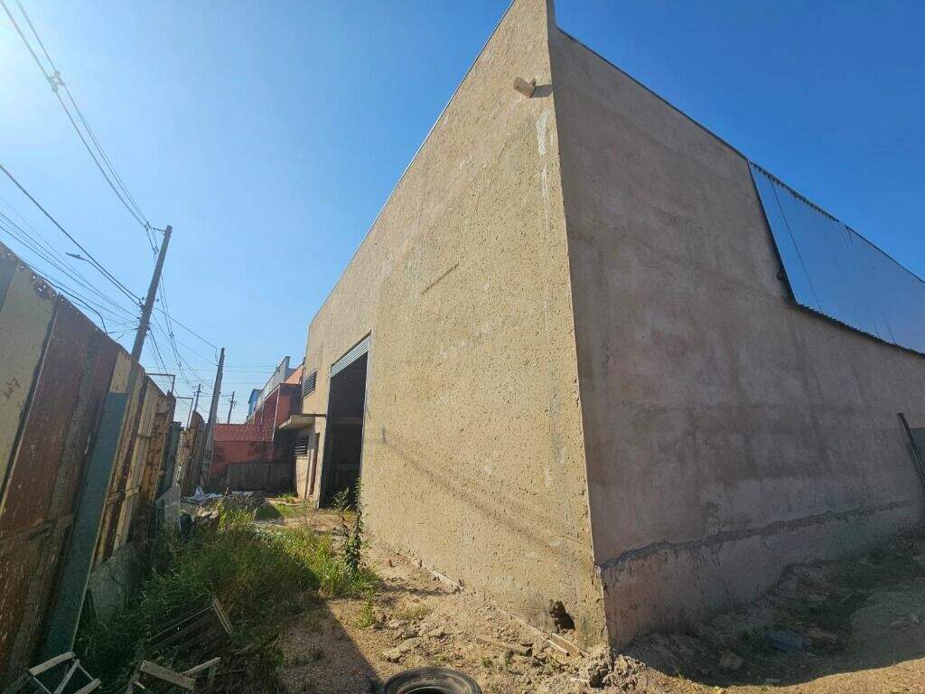Barracão para aluguel no Santa Terezinha: 