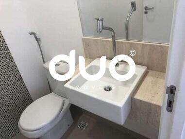 Sala à venda no Centro: 