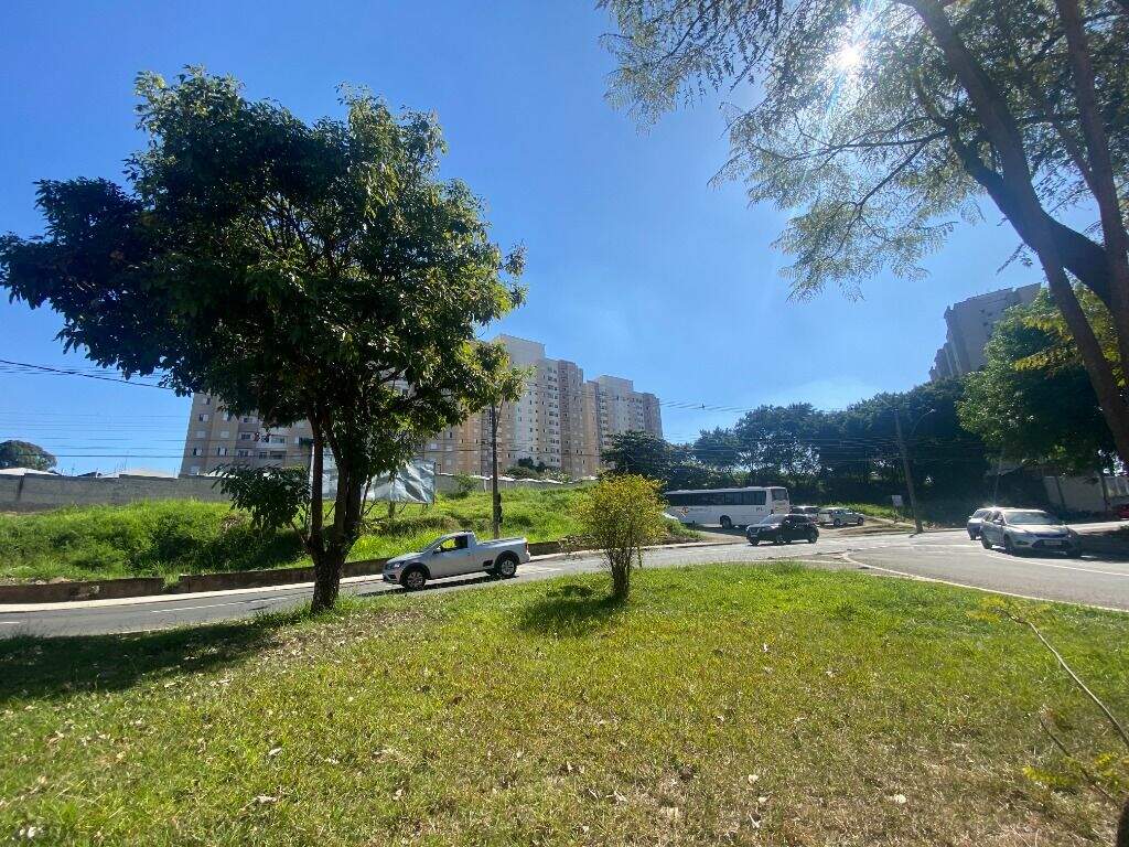 Área à venda no Nova América: 