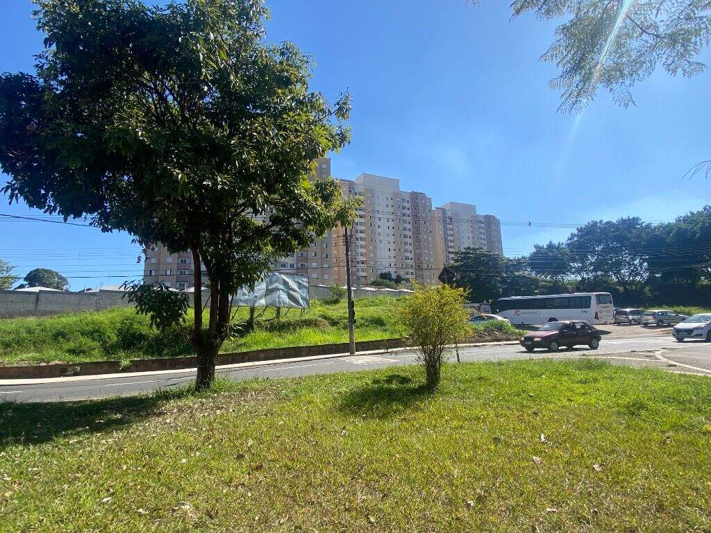 Área à venda no Nova América: 