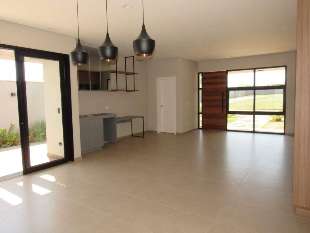Casa para aluguel no Terras de Artemis: 