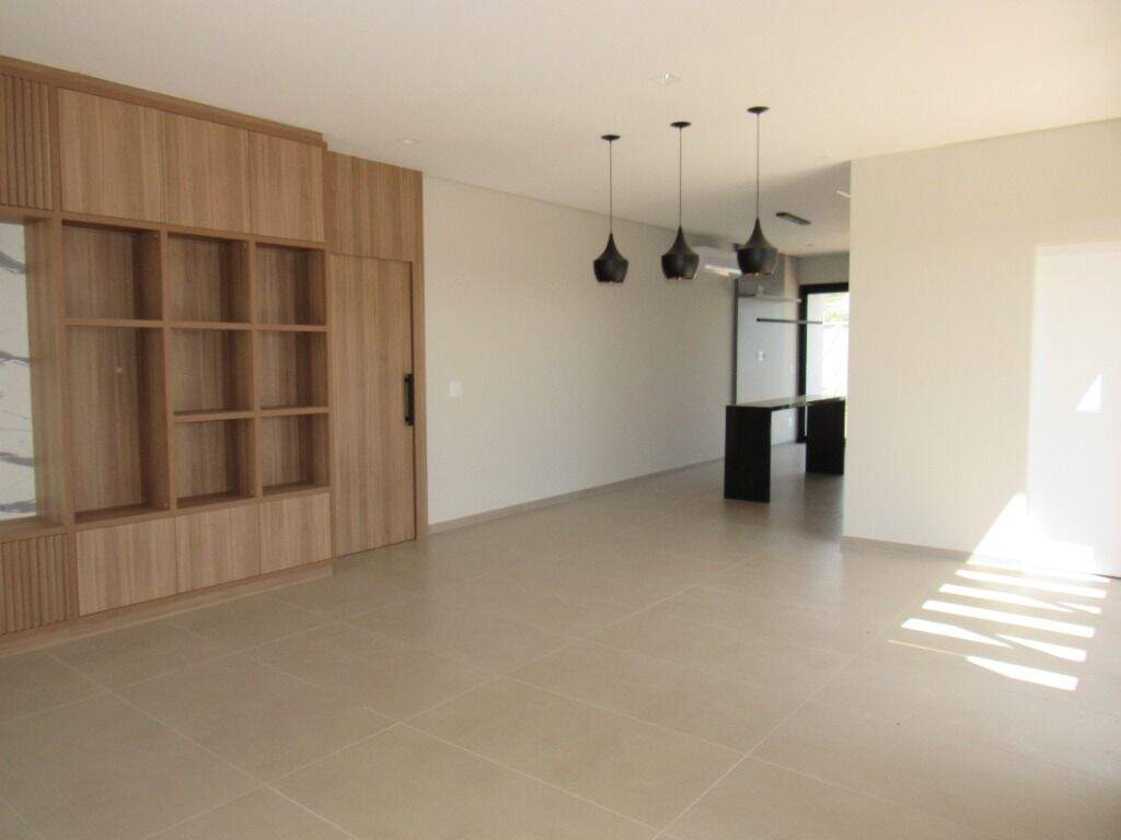 Casa para aluguel no Terras de Artemis: 