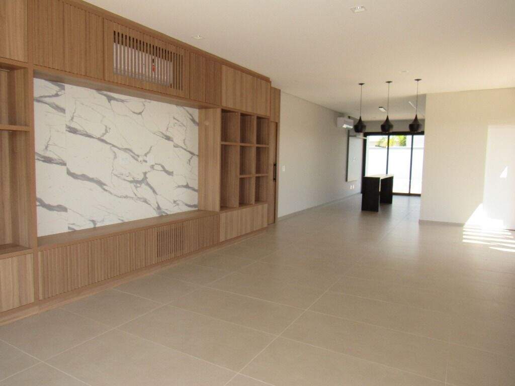 Casa para aluguel no Terras de Artemis: 
