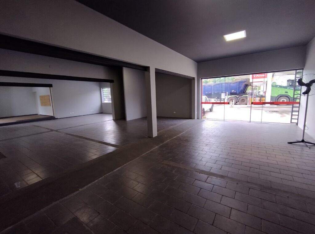 Salão para aluguel no Vila Areião: 