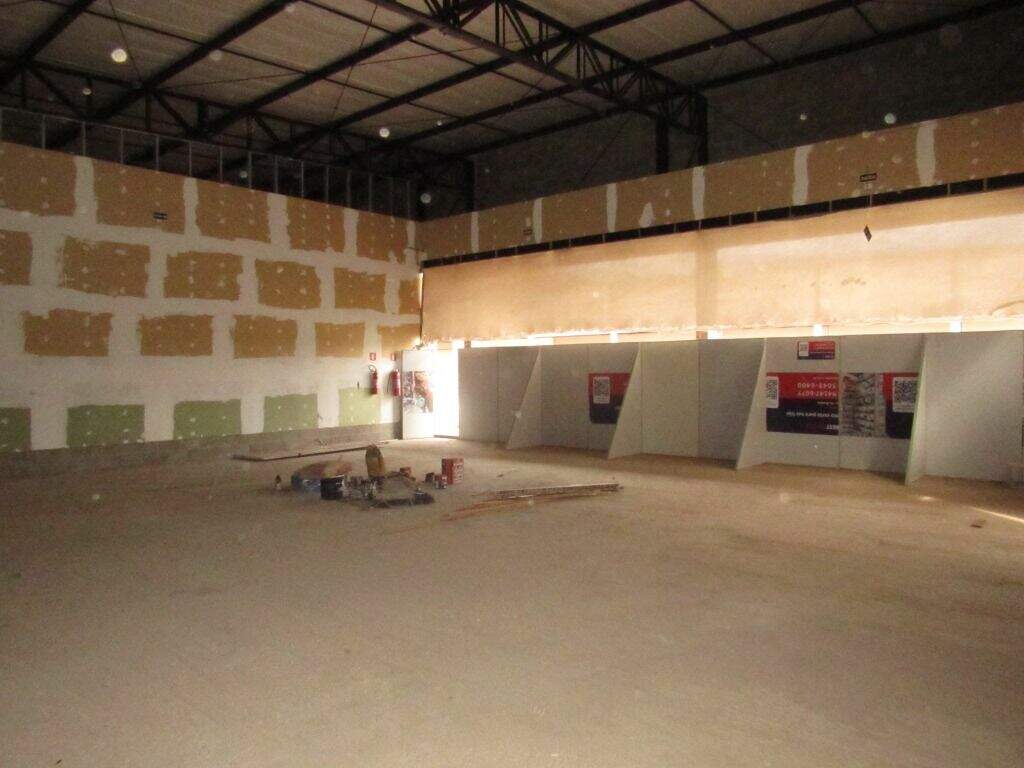Salão para aluguel no Vila Industrial: 