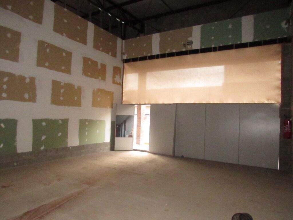 Salão para aluguel no Vila Industrial: 