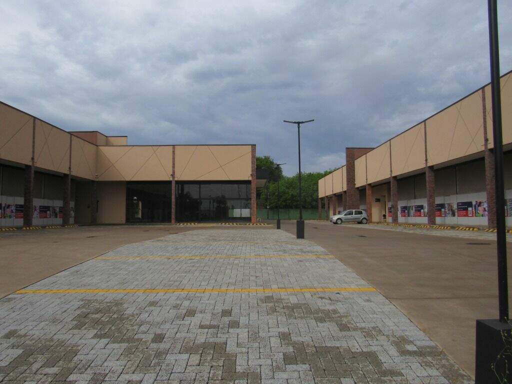 Salão para aluguel no Vila Industrial: 