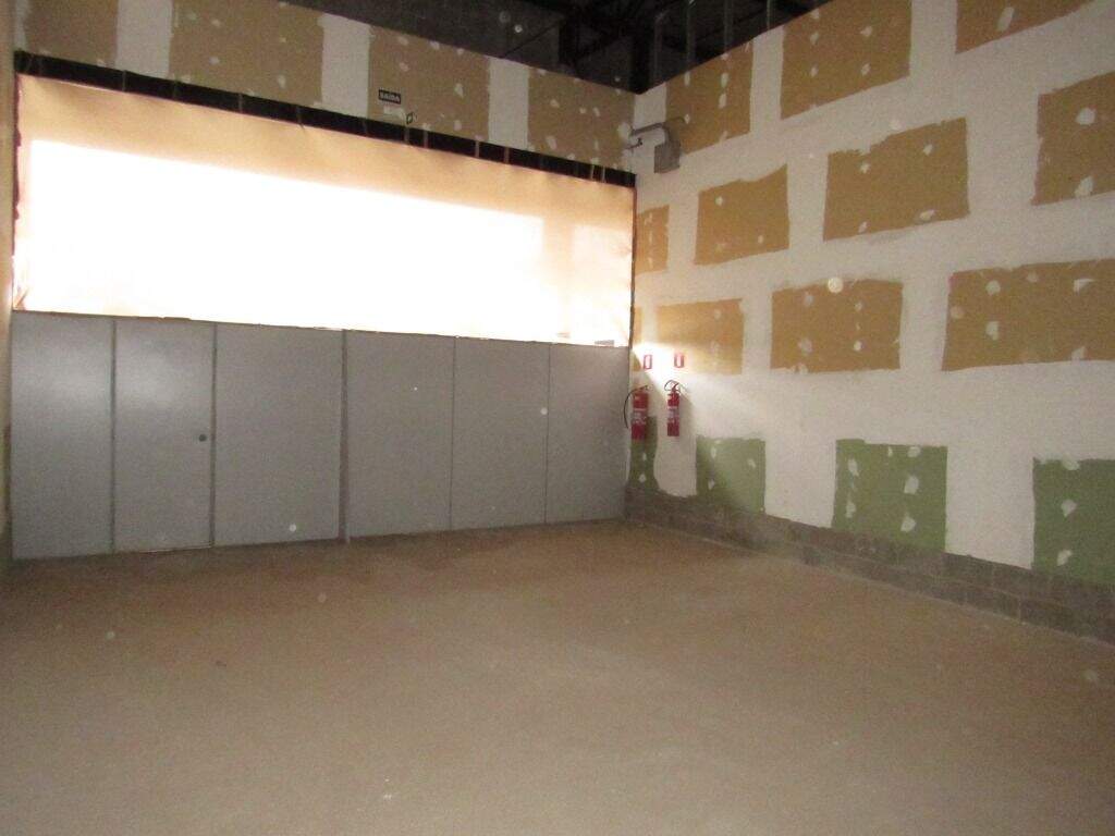 Salão para aluguel no Vila Industrial: 