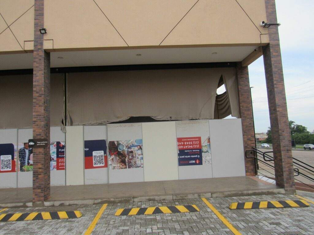 Salão para aluguel no Vila Industrial: 