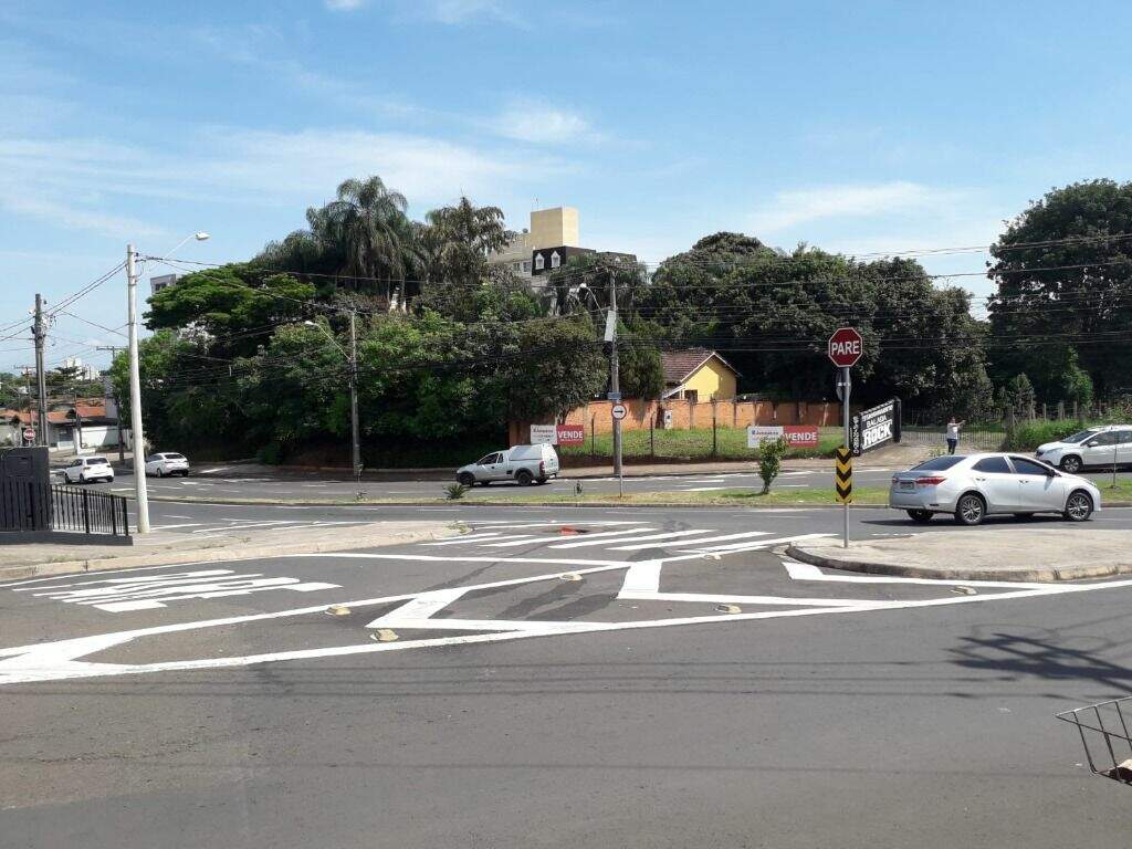 Área à venda no Dois Córregos: 