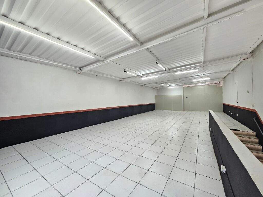 Salão para aluguel no Vila Monteiro: 