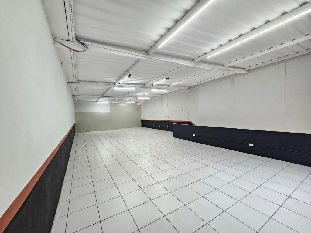Salão para aluguel no Vila Monteiro: 