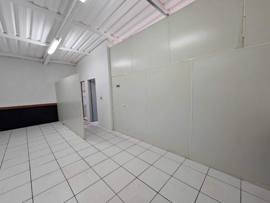 Salão para aluguel no Vila Monteiro: 