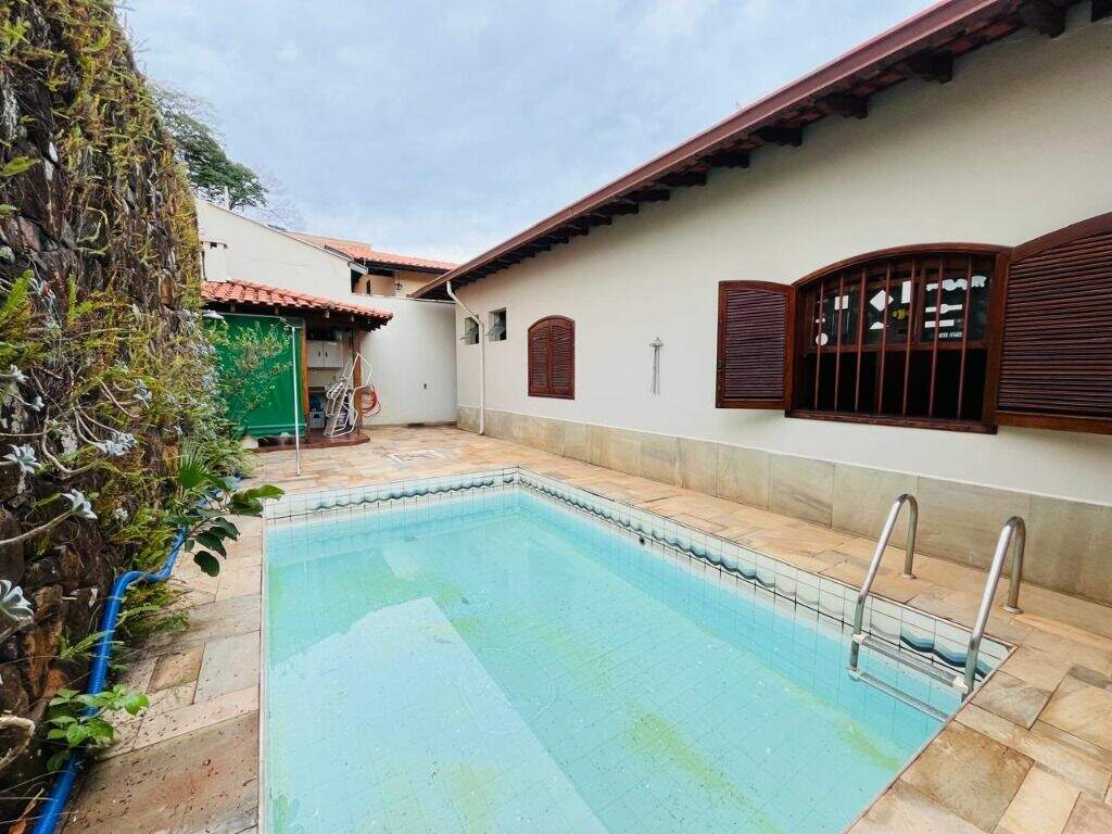 Casa, 3 quartos, 271 m² - Foto 1