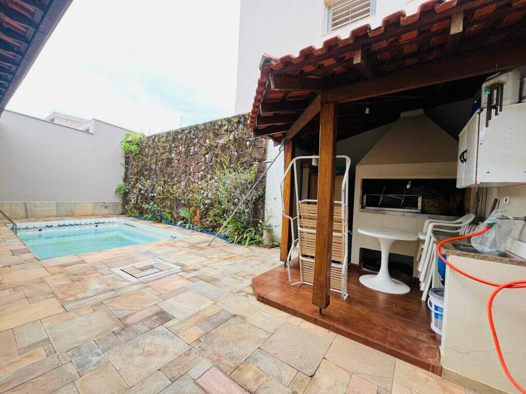 Casa, 3 quartos, 271 m² - Foto 36
