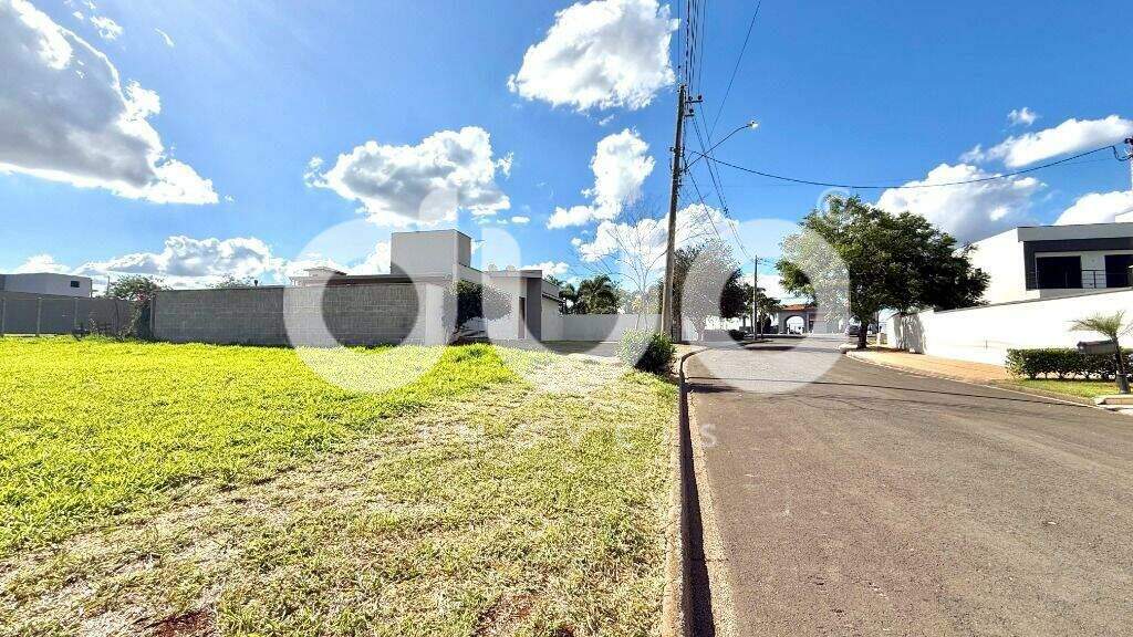 Terreno à venda no Morada dos Pássaros: 