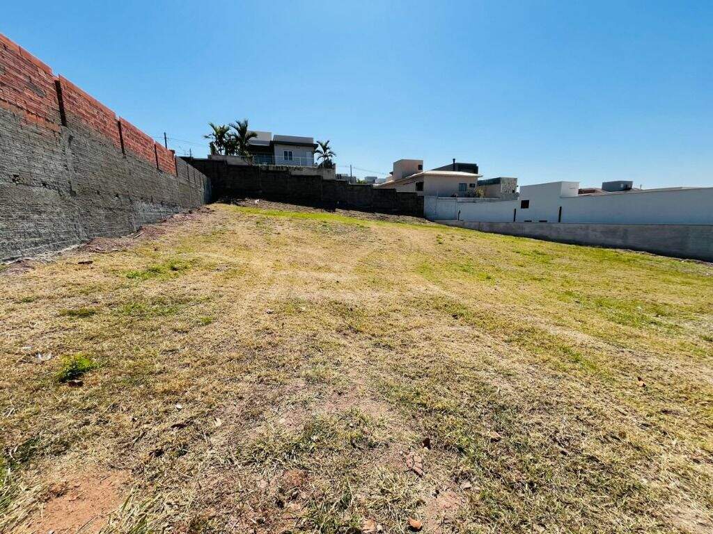 Terreno à venda no Jardim Parque Jupiá: 