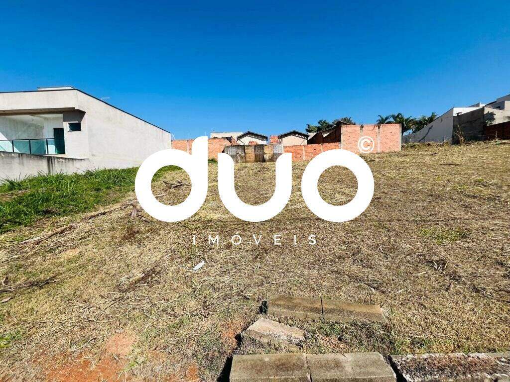 Terreno à venda no Residencial Bertolucci: 