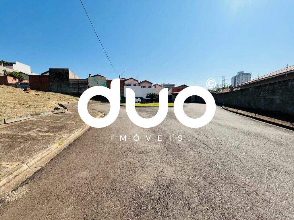 Terreno à venda no Residencial Bertolucci: 
