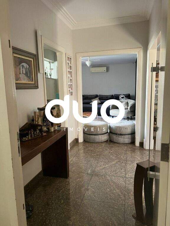 Casa à venda no Centro: 