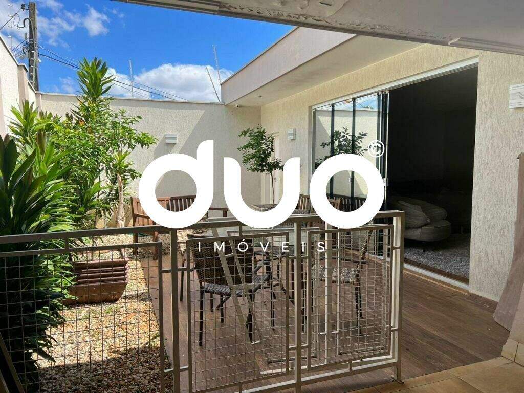 Casa à venda no Centro: 