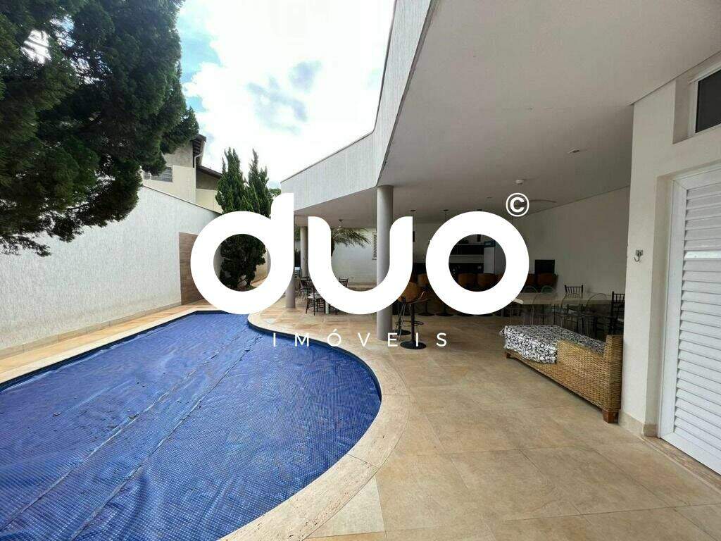 Casa à venda no Centro: 