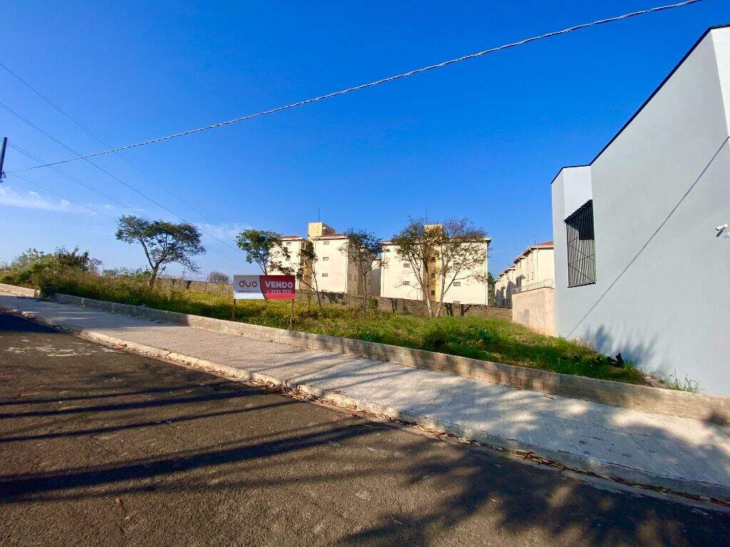 Terreno à venda no Jardim Noiva da Colina: 