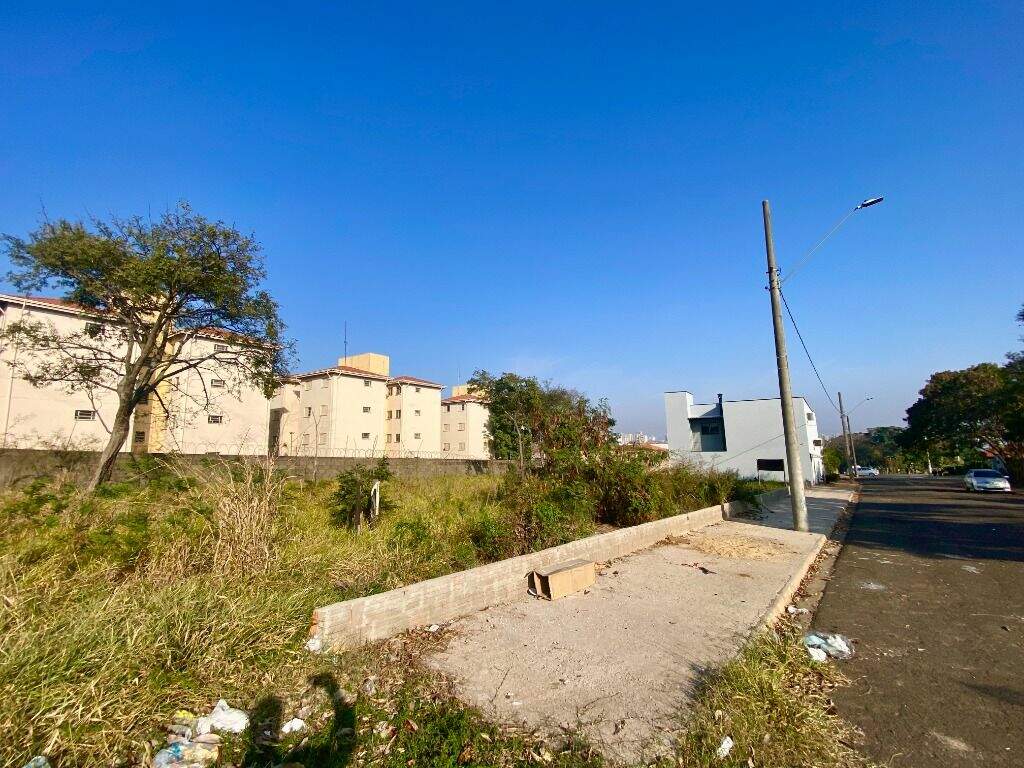 Terreno à venda no Jardim Noiva da Colina: 