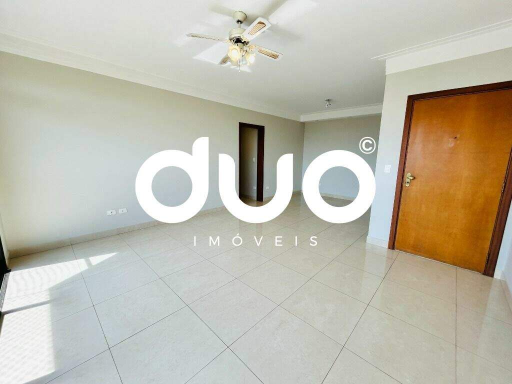 Apartamento à venda no Castelinho: Ampla sala iluminada