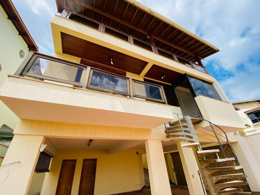 Casa à venda no Centro: 