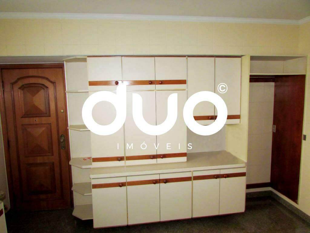 Apartamento à venda no Centro: Cozinha e porta de serviços