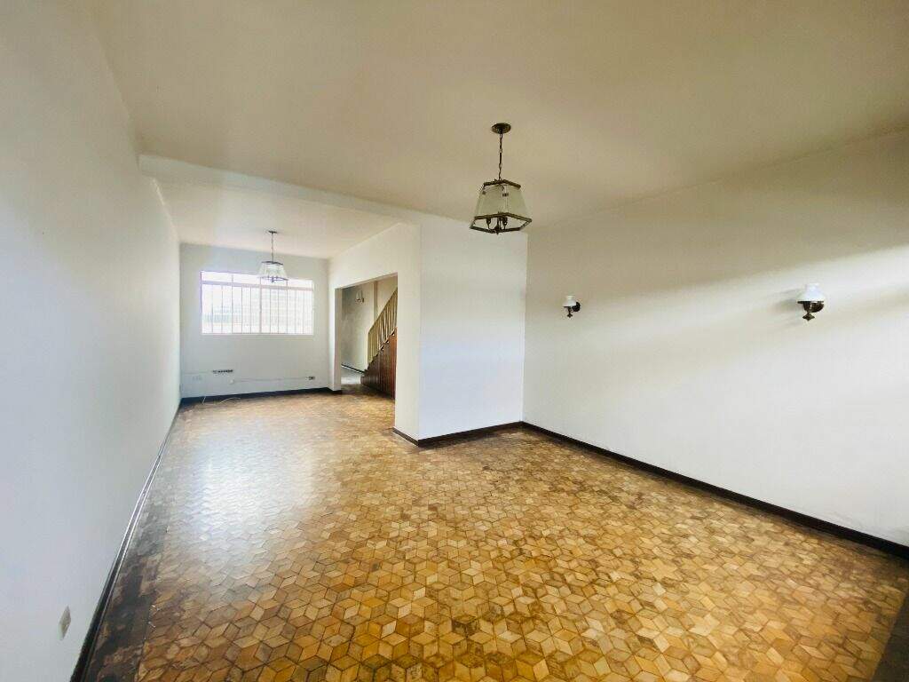 Casa à venda no Centro: 