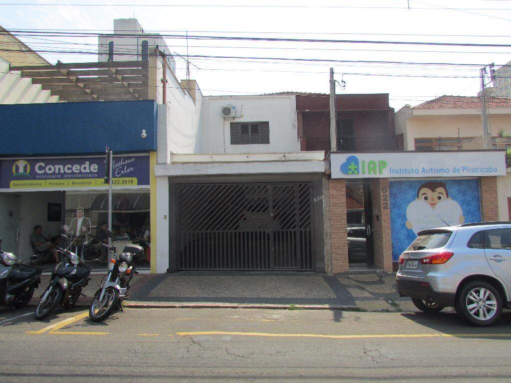 Casa à venda no Centro: 