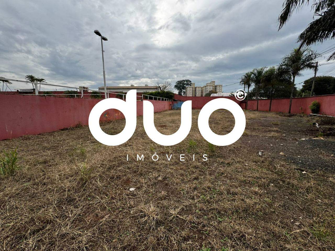 Salão para aluguel no Dois Córregos: 