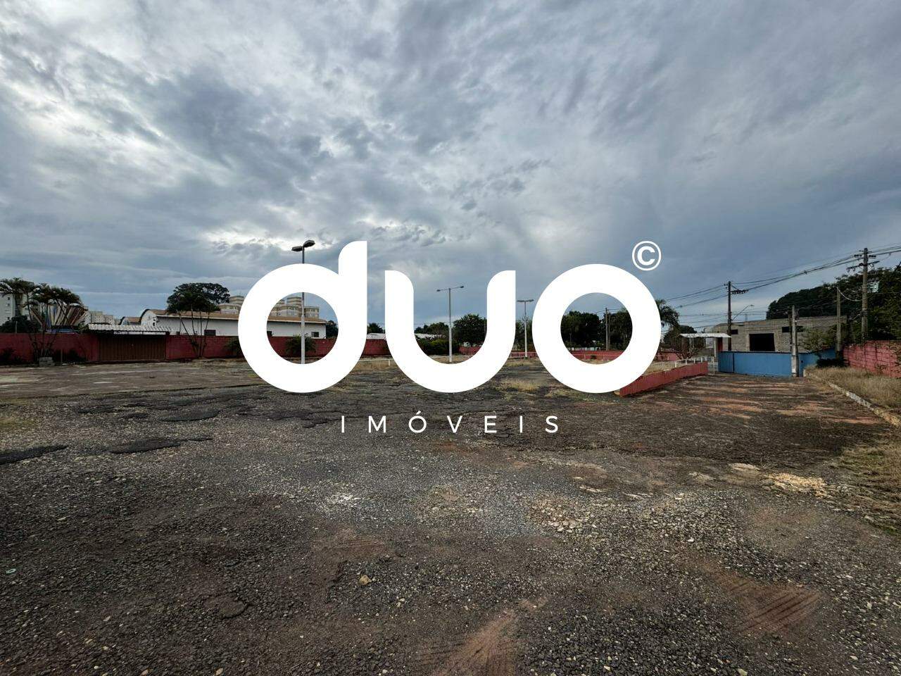 Salão para aluguel no Dois Córregos: 