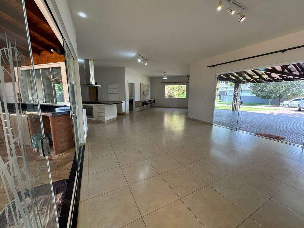 Casa em Condominío para aluguel no Morada dos Pássaros: 