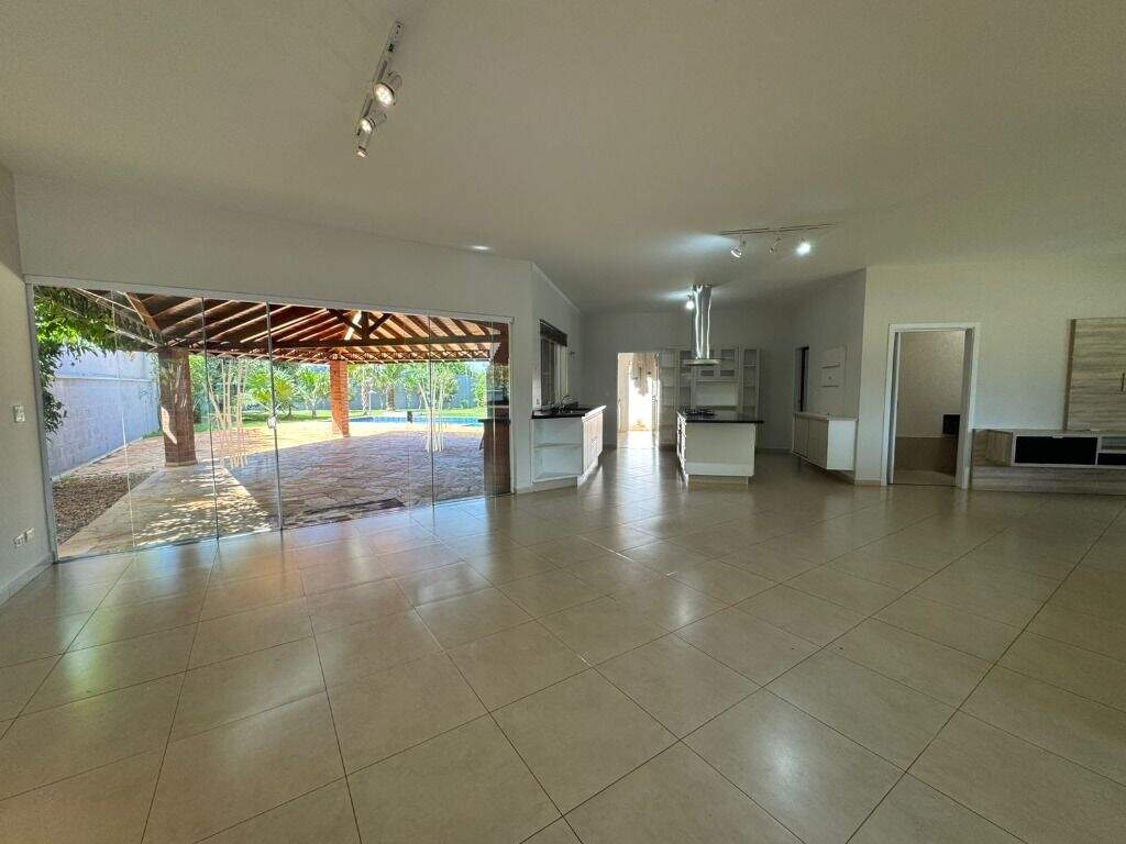 Casa em Condominío para aluguel no Morada dos Pássaros: 