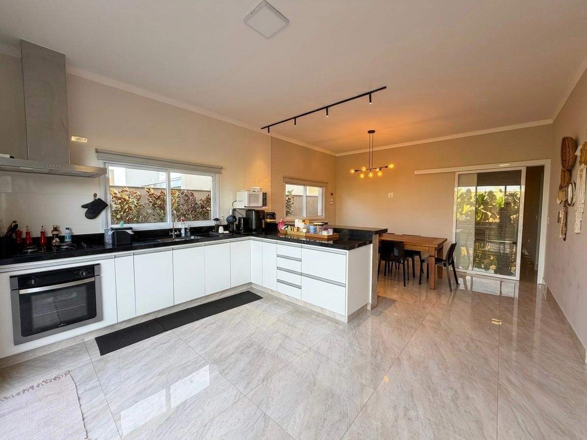 Casa em Condominío à venda no Santa Rosa: 
