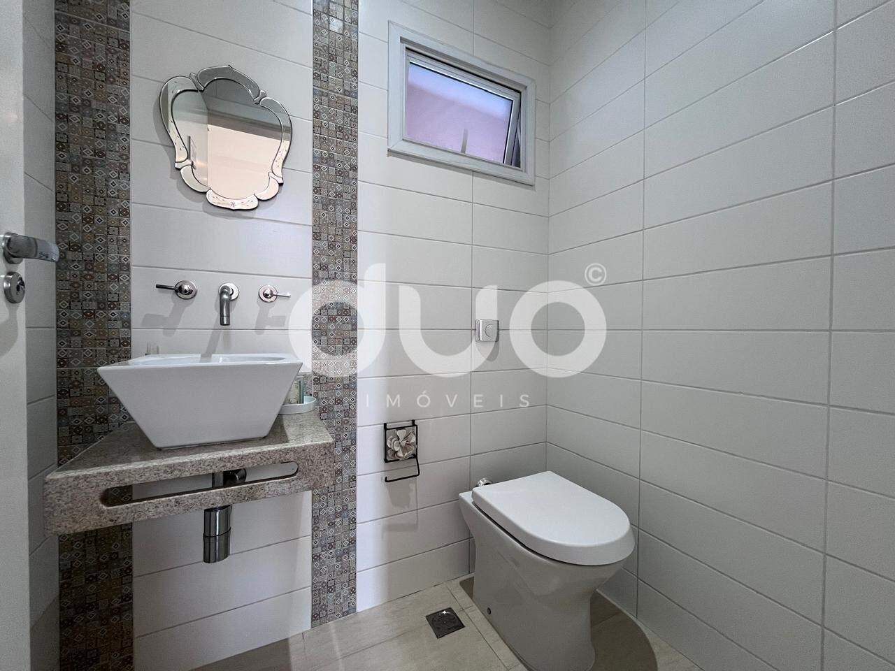 Casa em Condominío à venda no Condominio Residencial Reserva do Engenho: Lavabo