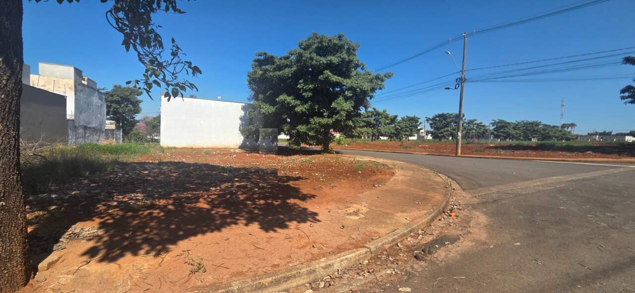 Terreno à venda no Residencial Bertolucci: 