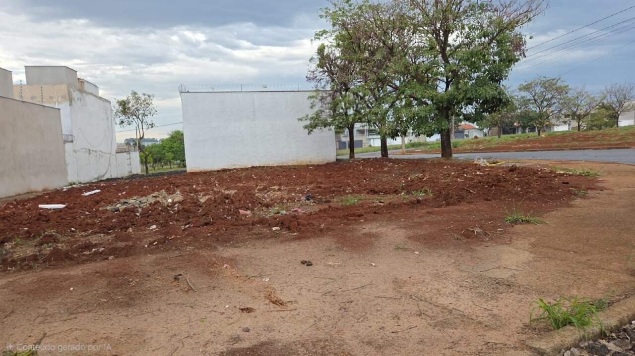 Terreno à venda no Residencial Bertolucci: 