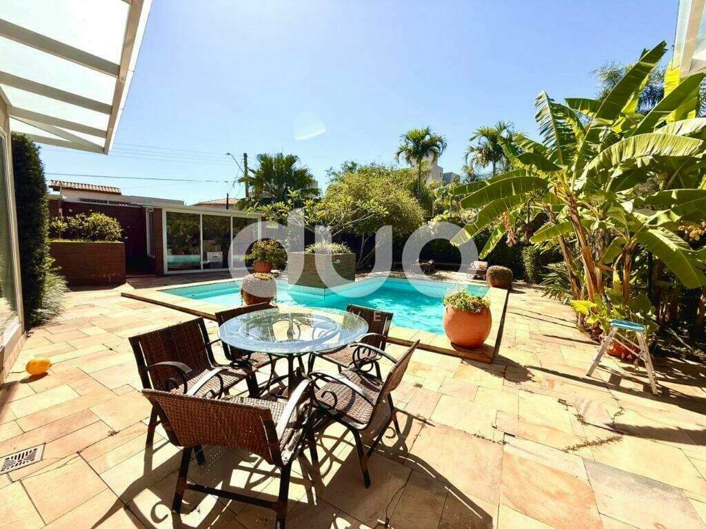 Casa, 6 quartos, 500 m² - Foto 1