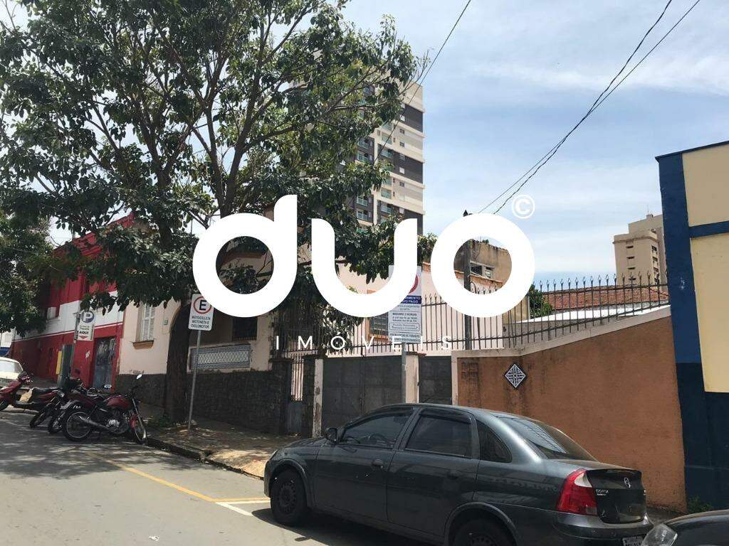 Casa à venda no Centro: 