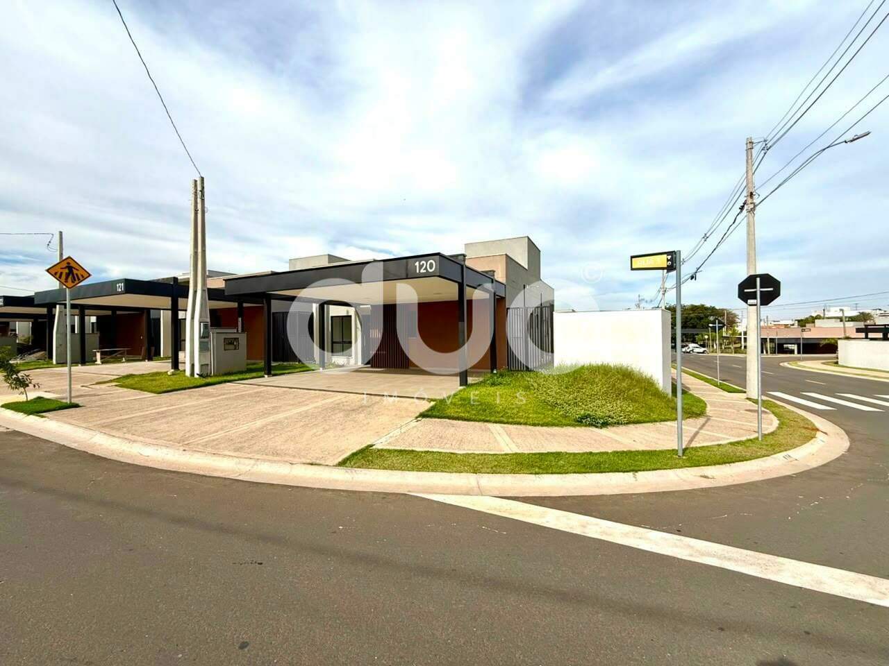 Casa em Condominío à venda no Reserva Jequitibá: 