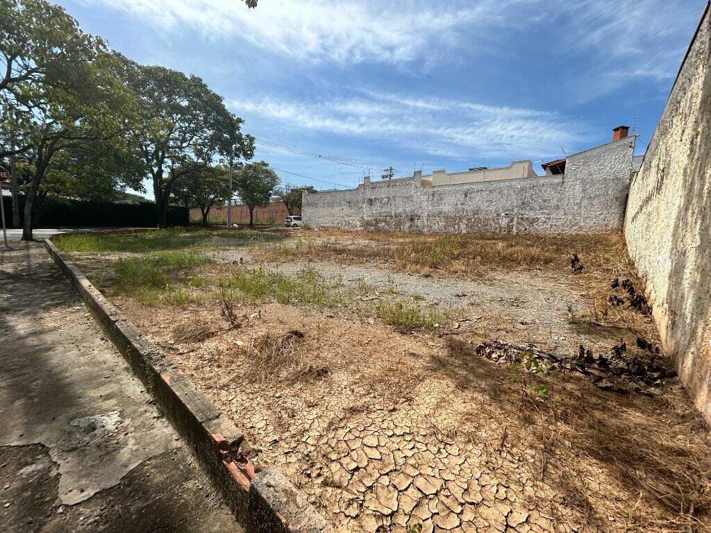 Terreno à venda no Vila Rezende: 