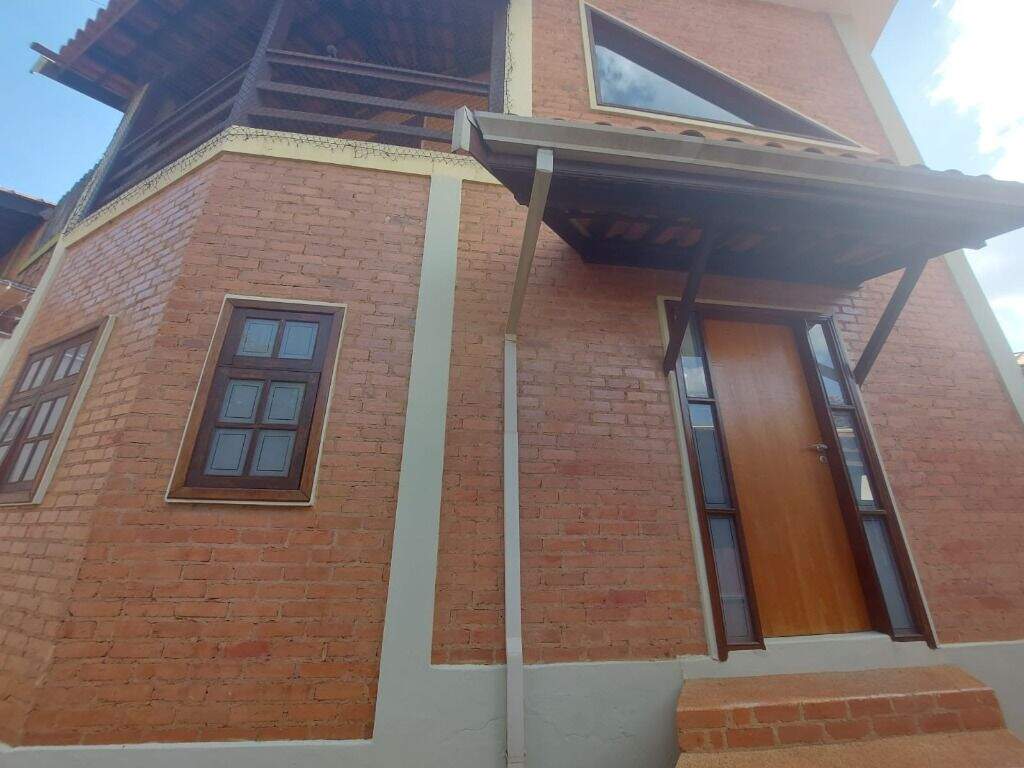 Casa para aluguel no Santa Rosa: 