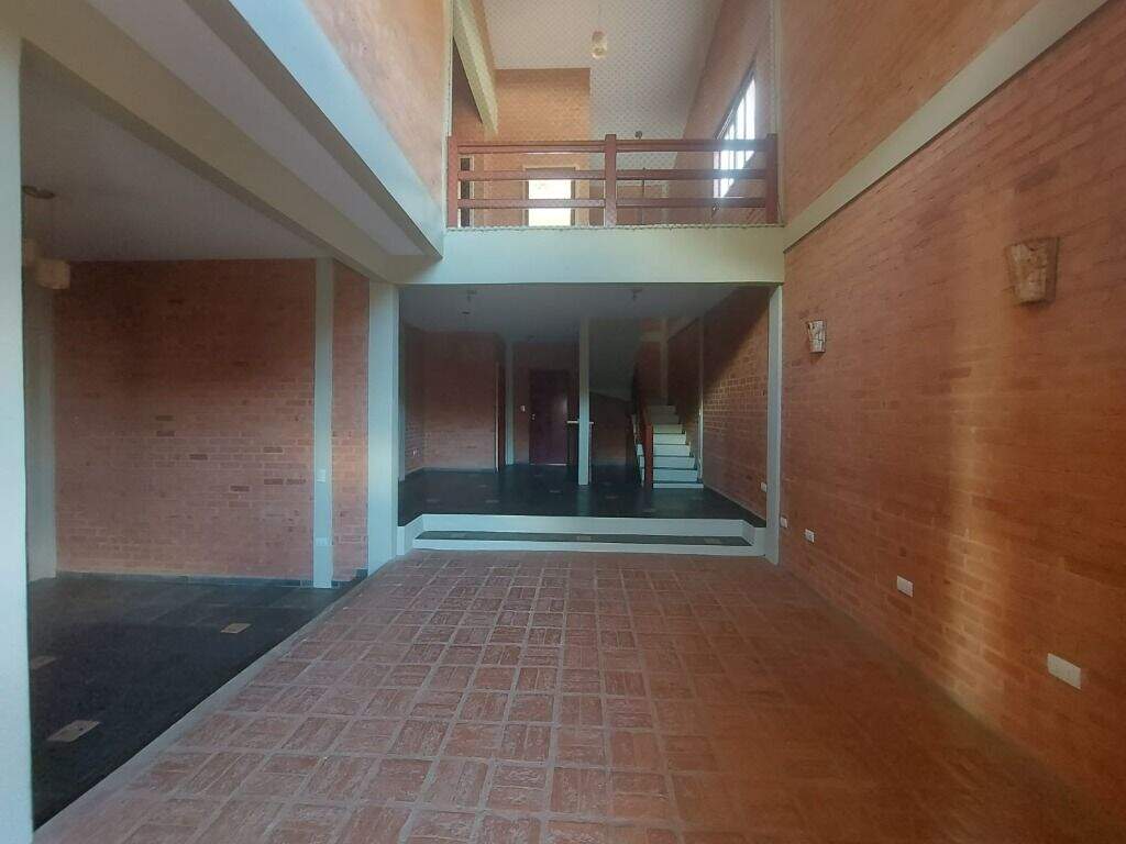 Casa para aluguel no Santa Rosa: 