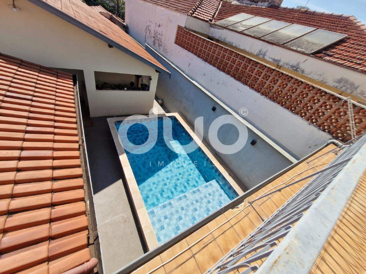 Casa, 5 quartos, 236 m² - Foto 1